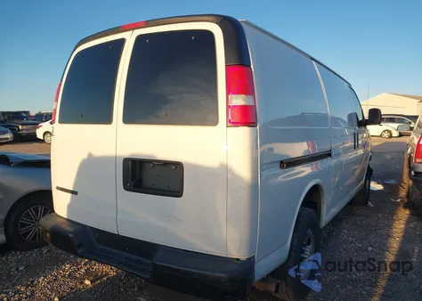 2019 Chevrolet Express 2500 Work Van z USA, uszkodzony, nr VIN 1GCWGAFGXK1176860